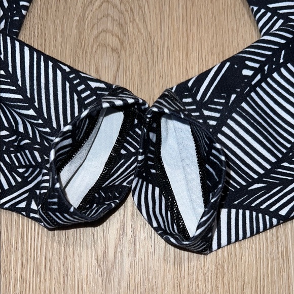 EUC - Lululemon Wunder Under Black and White Athletic Casual Banana Leaf Legging - Picture 5 of 8